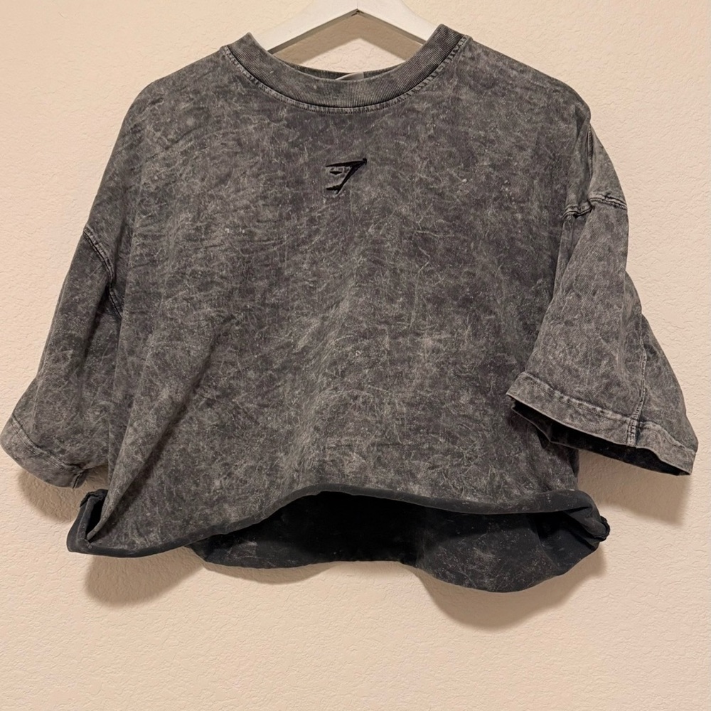 Cropped Gymshark acid wash shirt size L